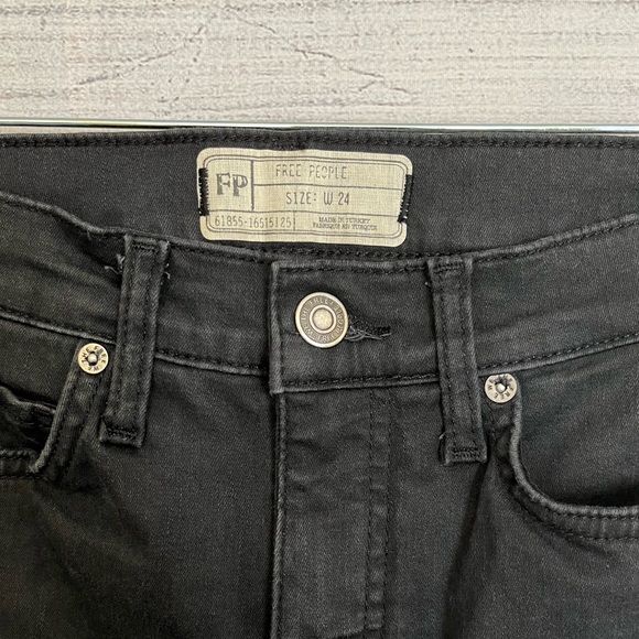 Free People | NWT Women’s High Rise Distressed Skinny   Jeans - Picture 6 of 10